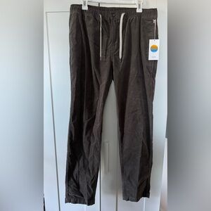 Vuori Optimist corduroy pants. Cocoa. Size large. NWT.